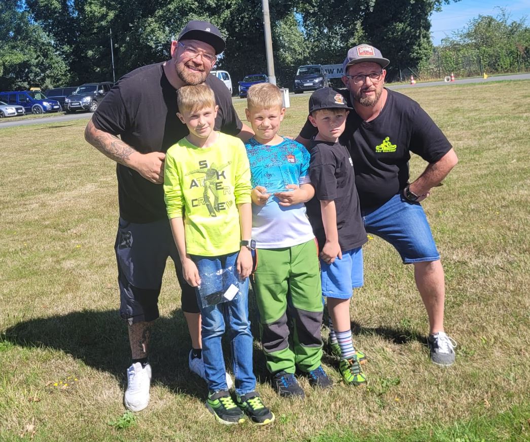 Drei Nachwuchspiloten auf großer Fahrt – unsere Klasse-1-Helden erobern Westfalen! 🚗💨